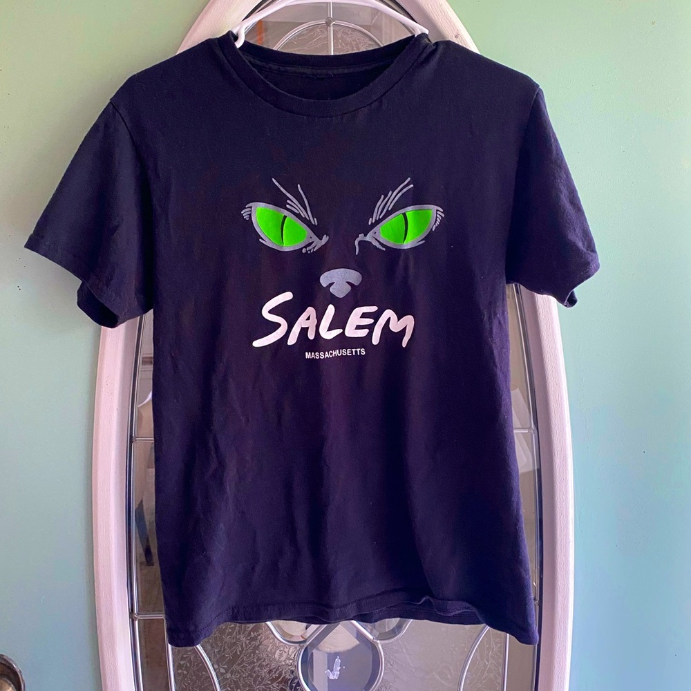 Salem Black Cat Glowing Eyes Massachusetts Halloween Tee Shirt Size Small